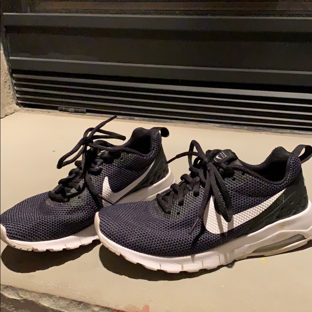 Black nike sneakers
